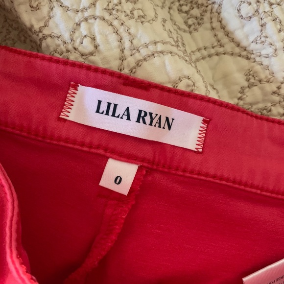 Lila Ryan Susannah Short - Picture 5 of 5